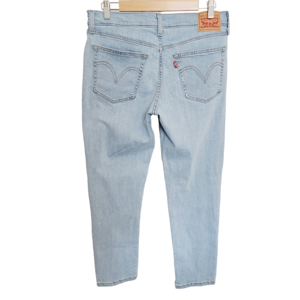 Levi's Boyfriend Jeans in Slate Era Light Indigo - Picture 10 of 14